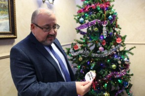 Коллектив Алтайского Росреестра присоединился к акции «Желание под ёлкой»